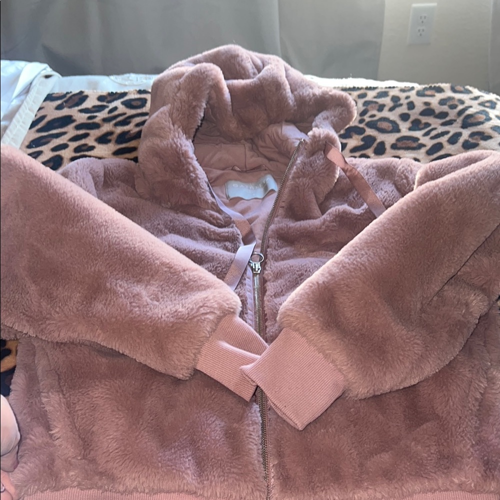 Athleta Cozy Pink plush hoodie perfect condition! - Picture 3 of 3